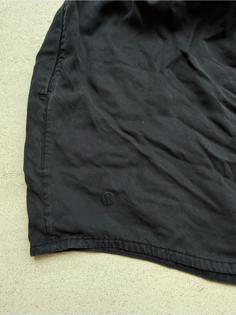 Lululemon Feeling Femme Short 5" - Black Long Shorts Activewear Soft Tencel 4 - Picture 4 of 7